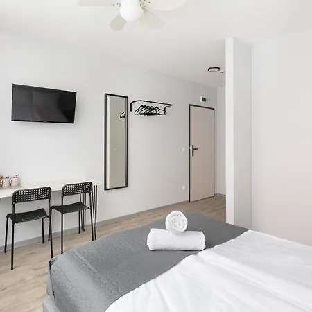 Zefiro Na Gnilnej בית אירוח *